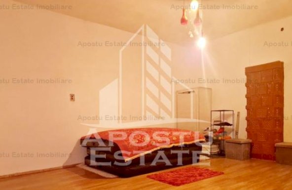 Apartament cu 2 camere la curte comuna,75 mp,Parneava COMISION 0 %