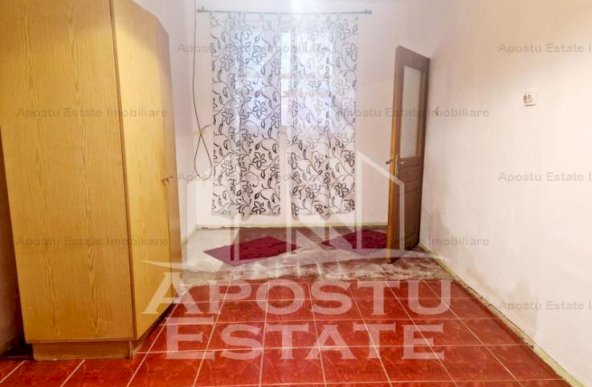 Apartament cu 2 camere la curte comuna,75 mp,Parneava COMISION 0 %