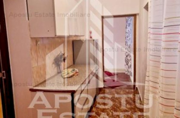 Apartament cu 2 camere la curte comuna,75 mp,Parneava COMISION 0 %