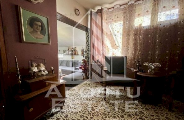 Casa cu 6 camere, pe doua nivele, zona Lipovei, Timisoara