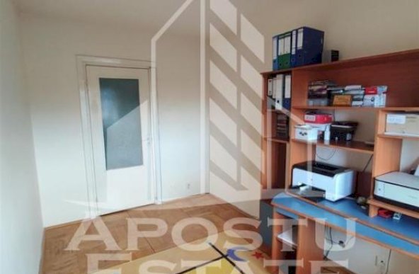 Apartament 4 camere decomandat zona Centrala