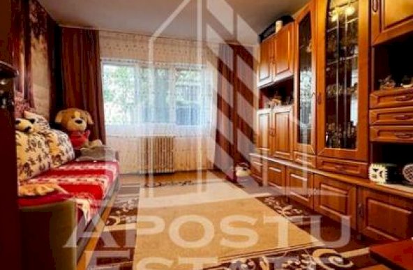 Apartament cu 2 camere  ,semidecomandat ,zona Vlaicu