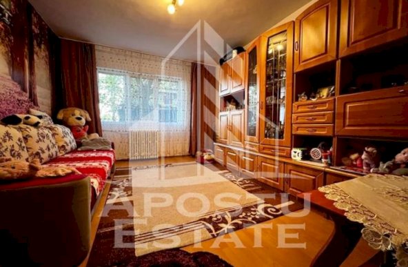 Apartament cu 2 camere  ,semidecomandat ,zona Vlaicu