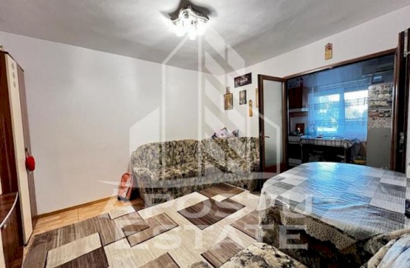 Apartament cu 2 camere  ,semidecomandat ,zona Vlaicu