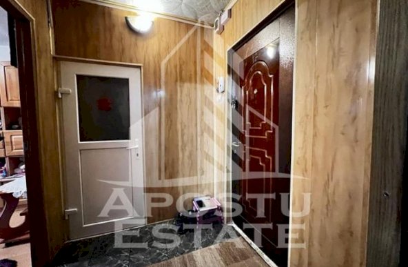 Apartament cu 2 camere  ,semidecomandat ,zona Vlaicu