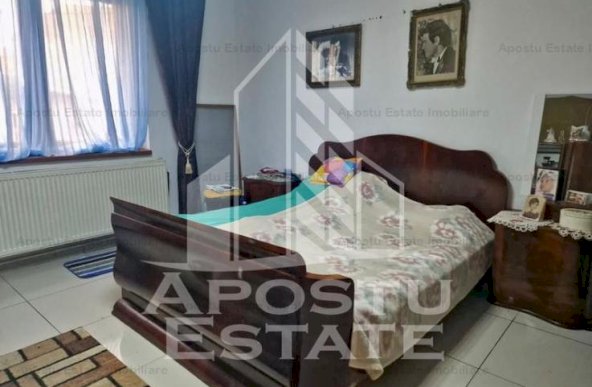 Casa cu 5 camere,  zona Parneava, 760mp, COMISION 0%