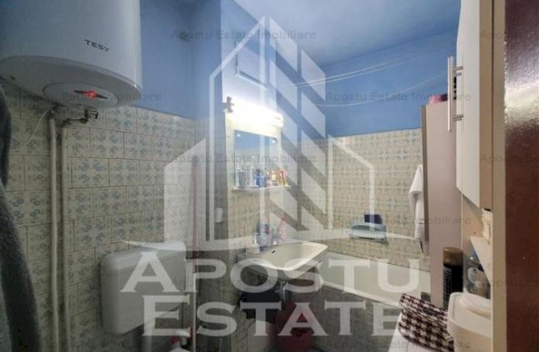 Apartament decomandat cu 2 camere, etaj 1, zona Aradului