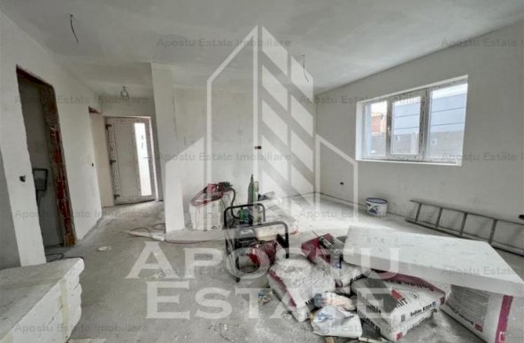 Duplex cu 4 camere langa scoala la asfalt. Toate utilitatile.