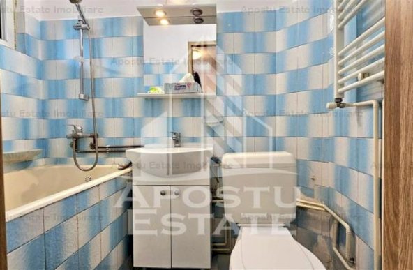 Apartament cu 3 camere 57mp Semidecomandat in zona Complex Studentesc