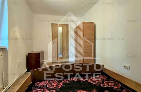 Apartament cu 3 camere 57mp Semidecomandat in zona Complex Studentesc