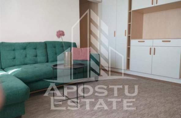 Apartament cu 2 camere semidecomandatin zona Vlaicu