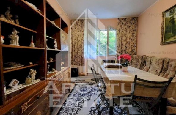 Apartament cu 4 camere, centrala proprie, zona Dacia