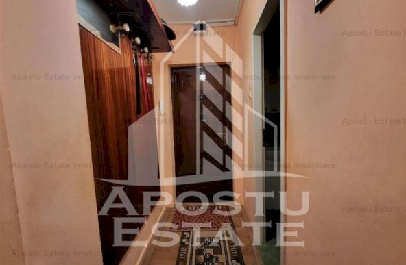 Apartament cu 4 camere, centrala proprie, zona Dacia