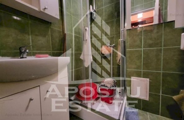 Apartament cu 4 camere, centrala proprie, zona Dacia