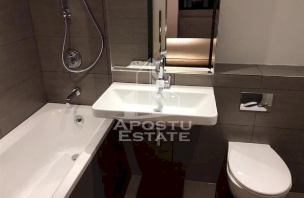 APARTAMENT 3 CAMERE SOARELUI