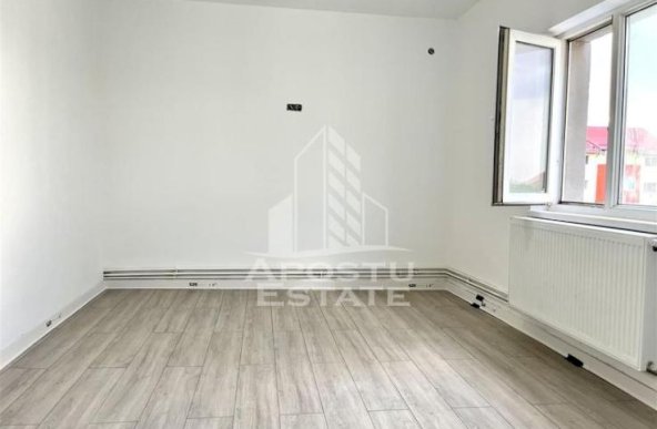 Apartament cu 4 camere complet renovat situat in zona Dambovita