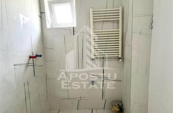 Apartament cu 4 camere complet renovat situat in zona Dambovita