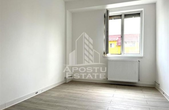 Apartament cu 4 camere complet renovat situat in zona Dambovita