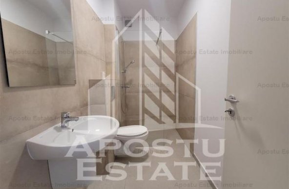 Apartament cu 3 camere, 2 bai, loc de parcare, bloc nou, Aradului