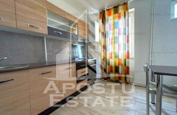 Apartament 3 camere, decomandat, zona Ultracentrala