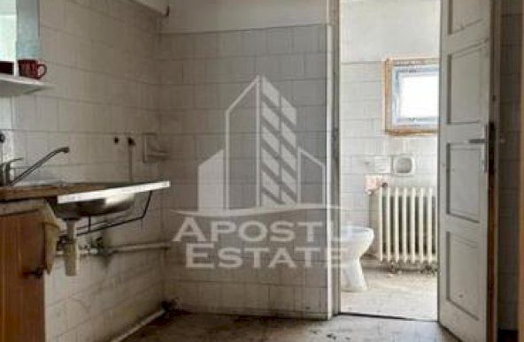 Spatiu pentru birouri240mp8 camere  Zona Gai -Centura   de Nord Arad