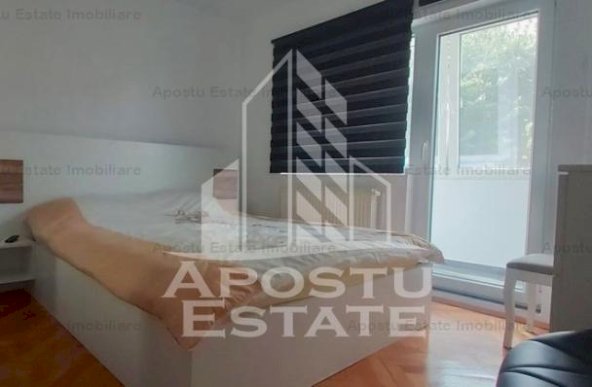 Apartament cu 3 camere  decomandat in zona Maranata