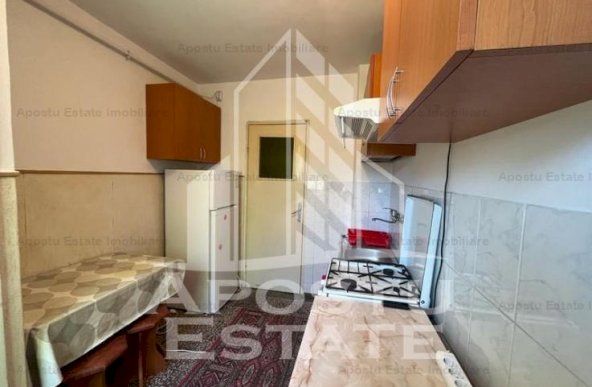 Apartament 2 cameresemidecomandat Zona Piata Doina