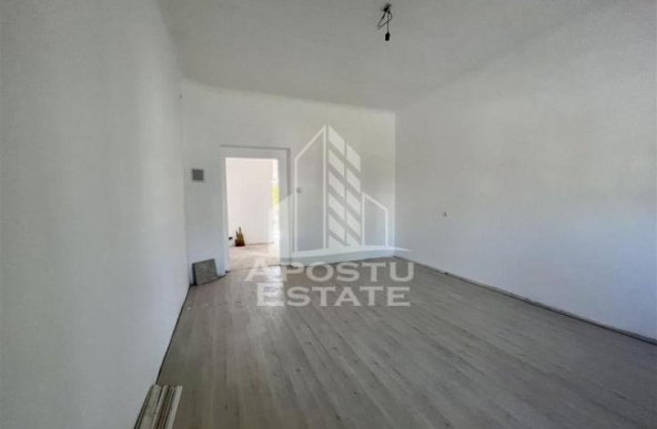 Apartament cu o camera si spatiu comercial zona Simion Barnutiu