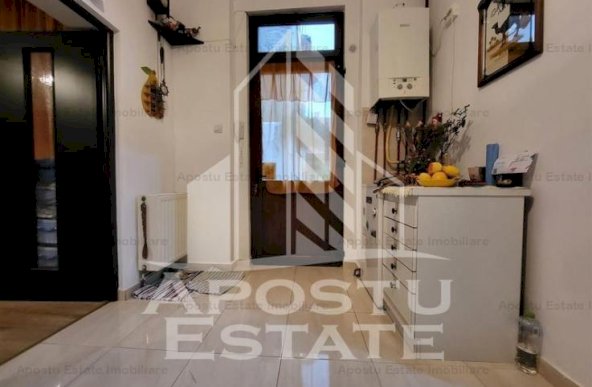 Apartament cu 2 camere, loc de parcare in curte langa Piata Iosefin