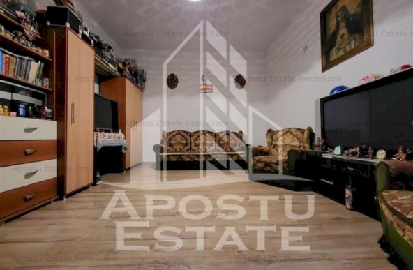 Apartament cu 2 camere, loc de parcare in curte langa Piata Iosefin