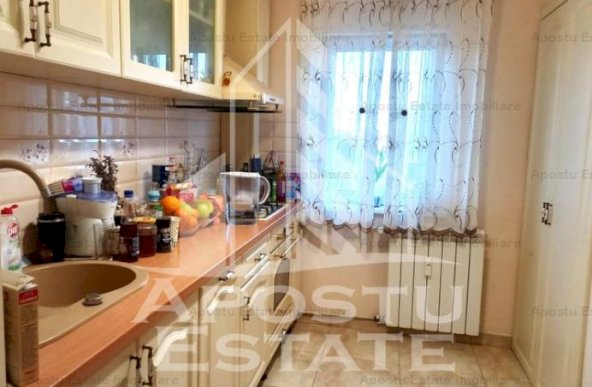 Apartament cu 2 camere, de vanzare, in Micalaca, Arad.