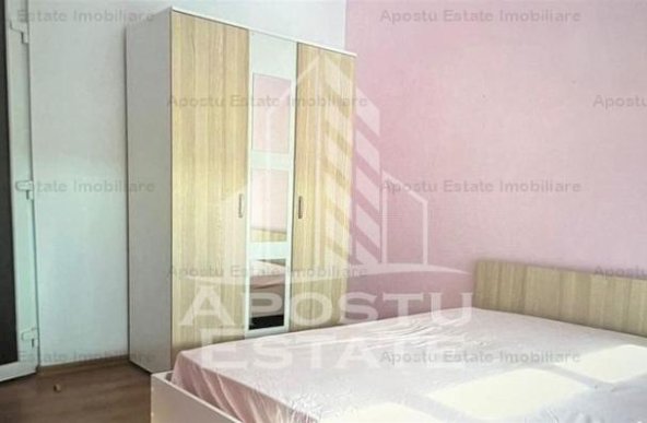 APARTAMENT CU 4 CAMERE DECOMANDAT, CETRALA POPRIE, SALA OLIMPIA