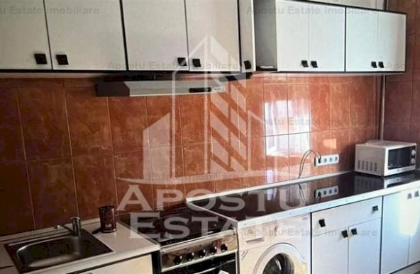 APARTAMENT CU 4 CAMERE DECOMANDAT, CETRALA POPRIE, SALA OLIMPIA