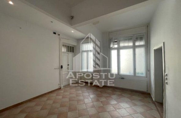 Apartament cu 5 camere, 180 mp, Zona Ultracentrala