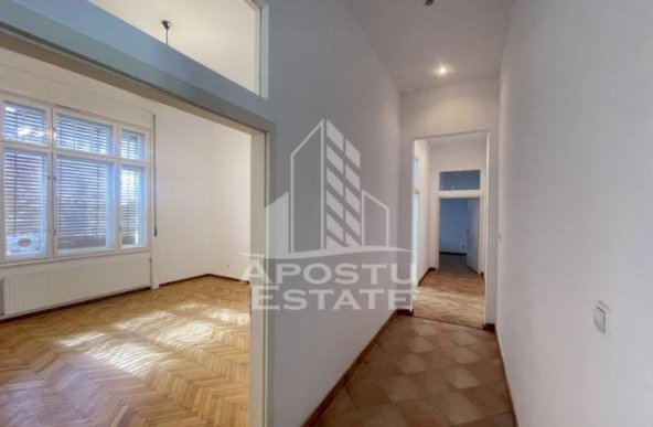 Apartament cu 5 camere, 180 mp, Zona Ultracentrala