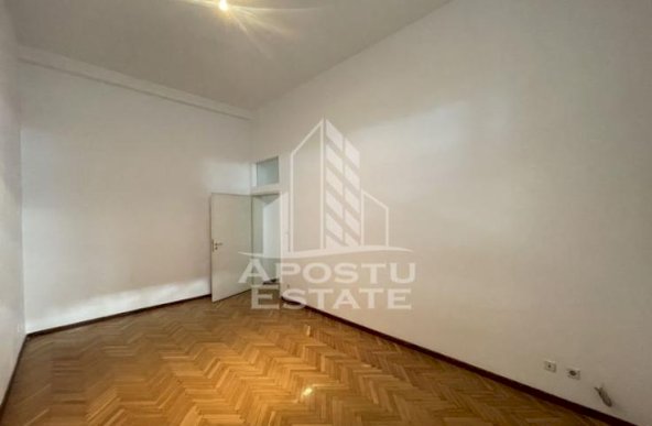 Apartament cu 5 camere, 180 mp, Zona Ultracentrala