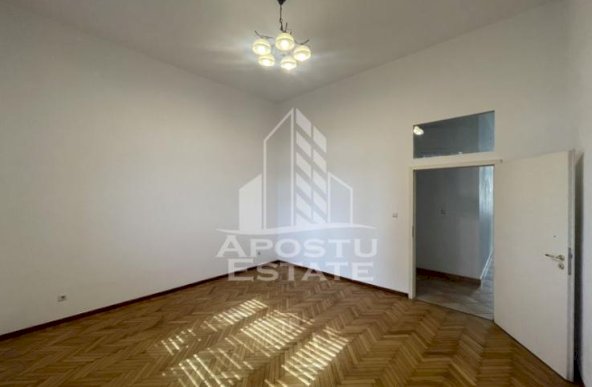 Apartament cu 5 camere, 180 mp, Zona Ultracentrala