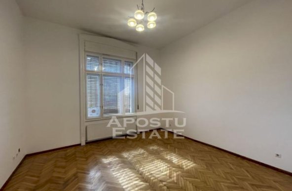 Apartament cu 5 camere, 180 mp, Zona Ultracentrala