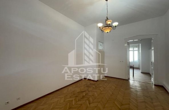 Apartament cu 5 camere, 180 mp, Zona Ultracentrala