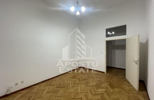 Apartament cu 5 camere, 180 mp, Zona Ultracentrala