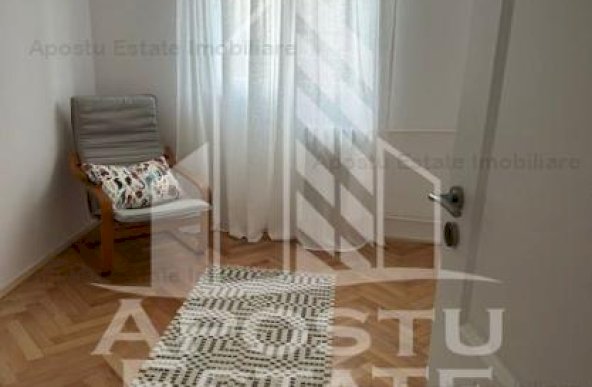 Apartament cu 3 camere, etajul 2, zona Dacia