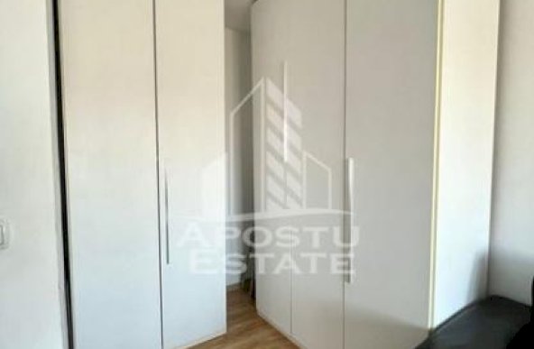 Apartament cu 2 camere, decomandat, balcon deschis, zona Soarelui