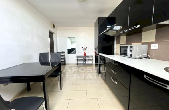 Apartament cu 2 camere, decomandat, balcon deschis, zona Soarelui