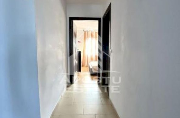 Apartament cu 2 camere, decomandat, balcon deschis, zona Soarelui