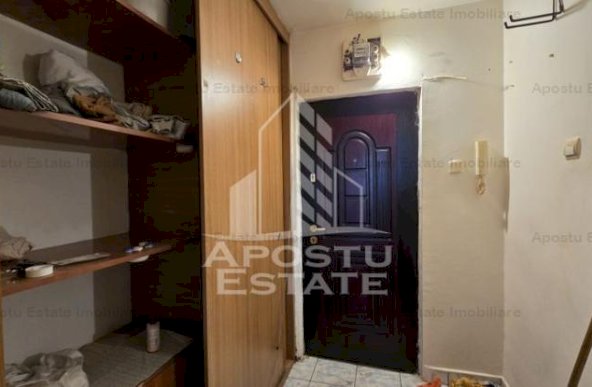 Apartament cu o camera ideal pentru investitie, zona Circumvalatiunii