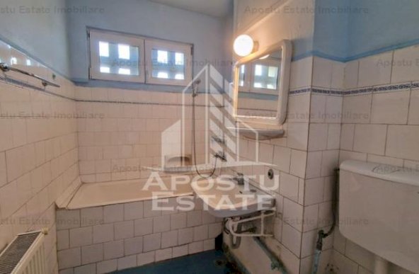 Apartament cu 3 camere, centrala proprie, zona Circumvalatiunii