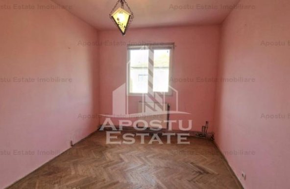 Apartament cu 3 camere, centrala proprie, zona Circumvalatiunii