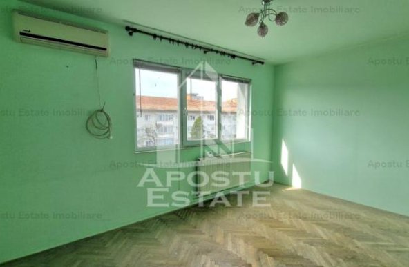 Apartament cu 3 camere, centrala proprie, zona Circumvalatiunii