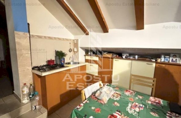 Apartament cu 3 camere, 65mp, centrala proprie, zona Calea Sagului