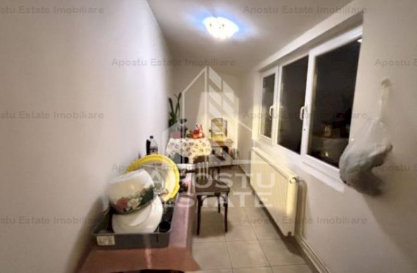 Apartament cu 3 camere, 65mp, centrala proprie, zona Calea Sagului